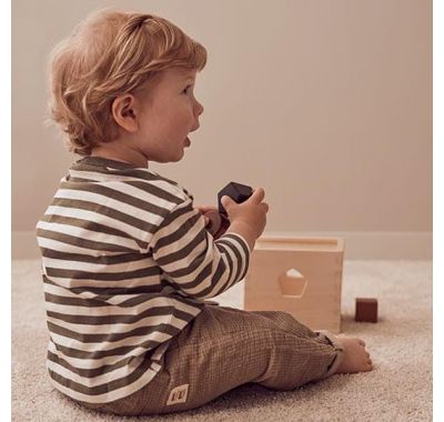 Ξύλινος κύβος ταξινόμησης σχημάτων Kids concept στο Bebe Maison