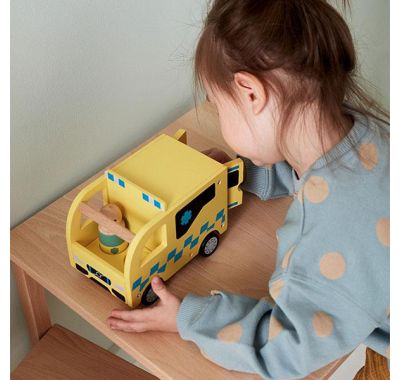 Ξύλινο ασθενοφόρο Kids Concept aiden στο Bebe Maison