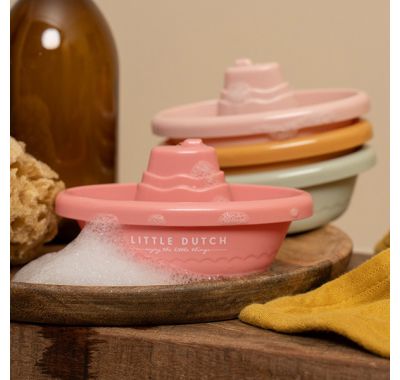 Σετ παιχνίδι μπάνιου Little Dutch με 4 βαρκάκια ροζ στο Bebe Maison