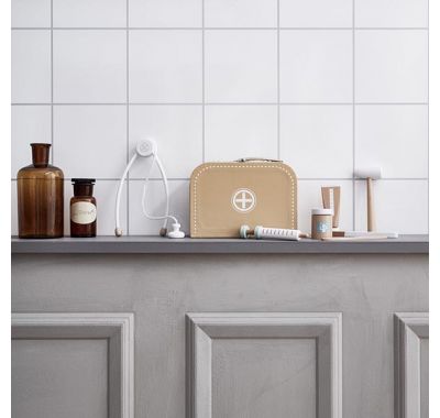 Ξύλινο βαλιτσάκι γιατρού Kids Concept όχρα στο Bebe Maison