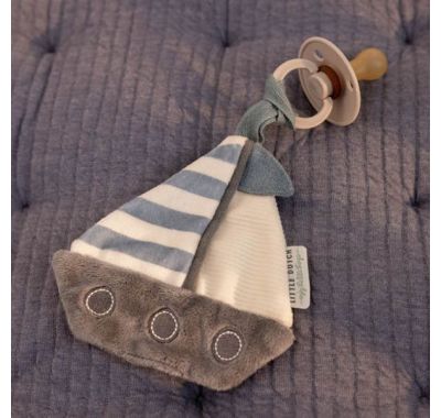 Υφασμάτινο ντουντού Little Dutch Sailors Bay βαρκάκι με κλιπ πιπίλας στο Bebe Maison