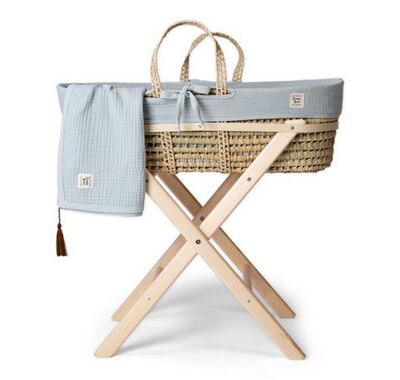 Basket with Funna Baby dove gray wooden base στο Bebe Maison