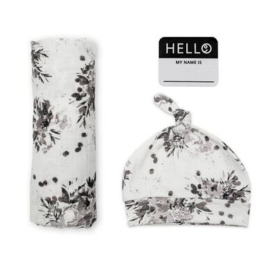 Σετ δώρου για νεογέννητο Lulujo Hello World black floral στο Bebe Maison