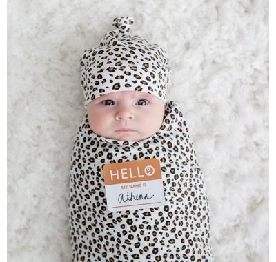 Σετ δώρου για νεογέννητο Lulujo Hello World leopard στο Bebe Maison