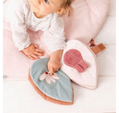 Υφασμάτινο βιβλιαράκι δραστηριοτήτων με ήχους Nattou Susie and Bonnie στο Bebe Maison