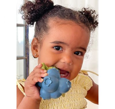 Μασητικό Oli & Carol από φυσικό καουτσούκ Jerry το μύρτιλο στο Bebe Maison