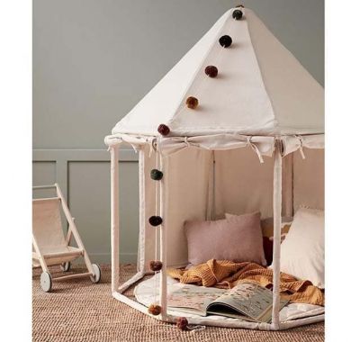 Ξύλινο σπιτάκι πολυγωνικό Kids concept Montessori απαλό ροζ στο Bebe Maison