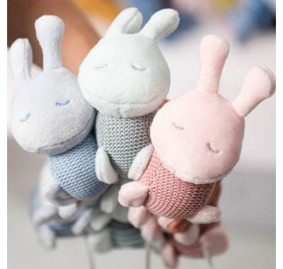 Υφασμάτινη κάμπια Nattou Lapidou κουδουνίστρα ροζ/ κεραμιδί στο Bebe Maison