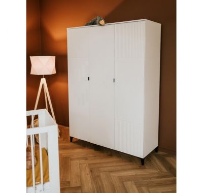 Βρεφική τρίφυλλη ντουλάπα Klups Mia 137x52x191 στο Bebe Maison