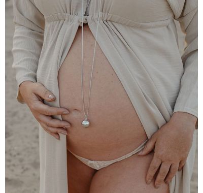 Μενταγιόν εγκυμοσύνης ProudMama Bola Sofie Silver Grey Πατουσάκια στο Bebe Maison