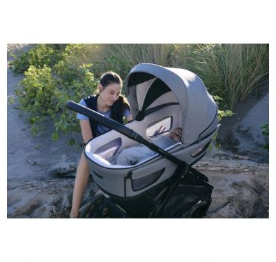 Πολυκαρότσι 3 σε 1 Inglesina Aptica XT Quattro Taiga Green με σκελετό Nero στο Bebe Maison