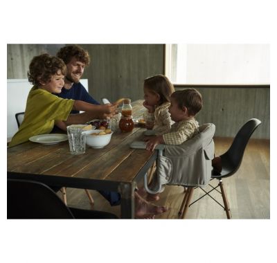 Φορητό καρεκλάκι φαγητού Inglesina Fast Charcoal Grey στο Bebe Maison