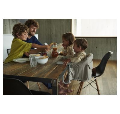 Φορητό καρεκλάκι φαγητού Inglesina Fast Charcoal Grey στο Bebe Maison