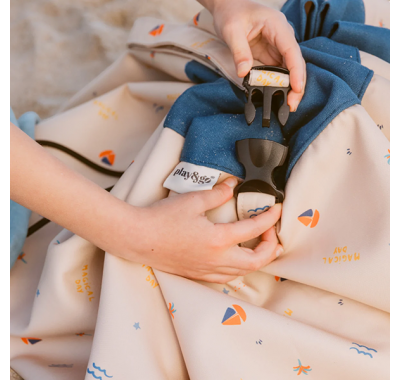 Αδιάβροχο στρώμα παιχνιδιού και τσάντα 2 σε 1 PLAY&GO Outdoor Magical Days στο Bebe Maison