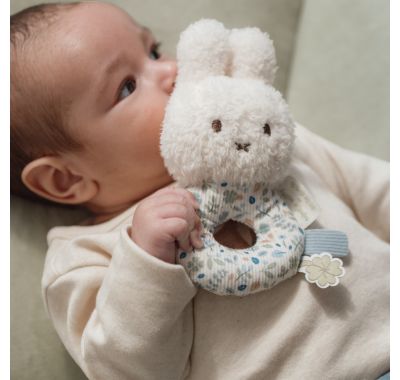 Υφασμάτινη κουδουνίστρα Little Dutch Miffy - Lucky Leaves στο Bebe Maison