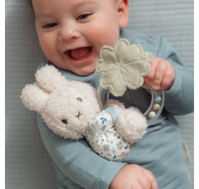 Υφασμάτινη κουδουνίστρα με κρίκο Little Dutch  Miffy - Lucky Leaves στο Bebe Maison