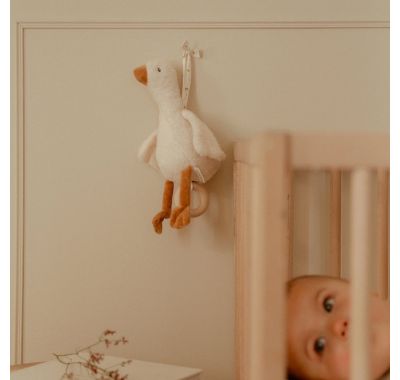 Υφασμάτινο μουσικό κουκλάκι Little Dutch Little Goose στο Bebe Maison