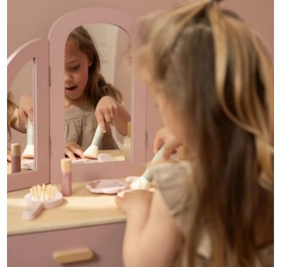 Ξύλινη κουζίνα Little Dutch με αξεσουάρ παιχνιδιού Ροζ FSC [CLONE] στο Bebe Maison