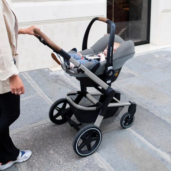 Παιδικό κάθισμα αυτοκινήτου Joolz Pebble Pro i-Size by Maxi-Cosi® black στο Bebe Maison