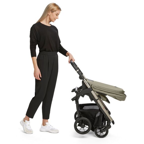 Πολυκαρότσι 3 σε 1 Inglesina Quattro Electa Upper Black χρώμα σκελετού iridium black στο Bebe Maison