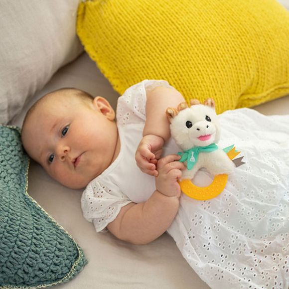 Velvet rattle with chewing Sophie the Sweety Collection giraffe στο Bebe Maison