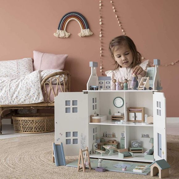 Little Dutch wooden dollhouse στο Bebe Maison