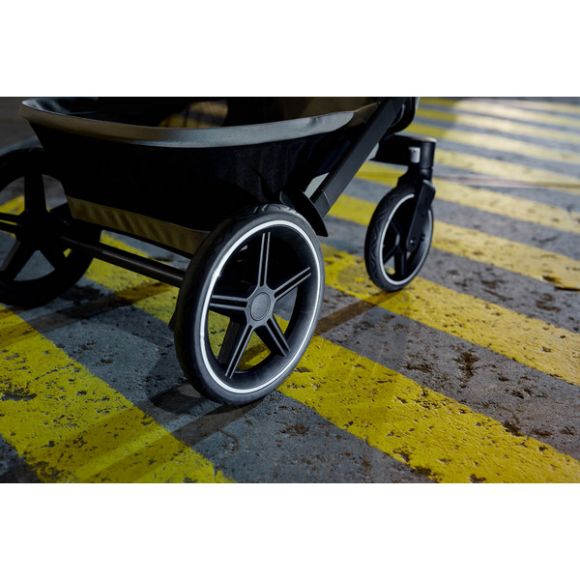 Wheelchair 2 in 1 Joolz Geo 3 mono brilliant black στο Bebe Maison