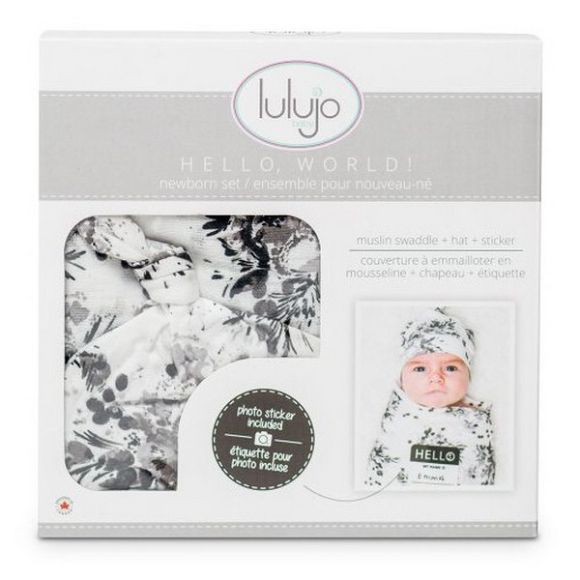 Lulujo Hello World black floral newborn gift set στο Bebe Maison
