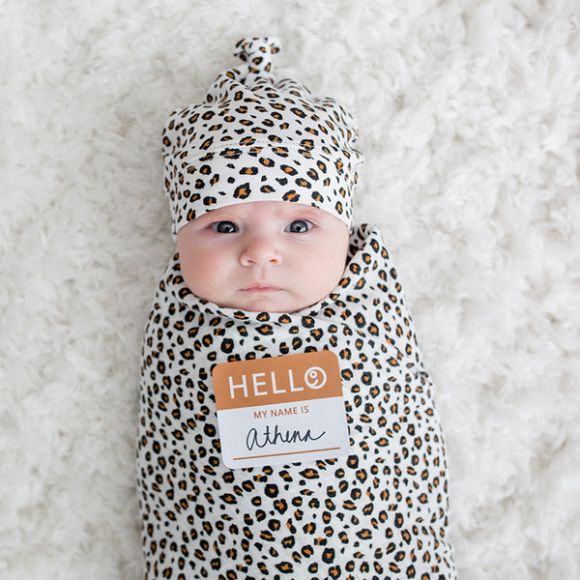 Σετ δώρου για νεογέννητο Lulujo Hello World leopard στο Bebe Maison