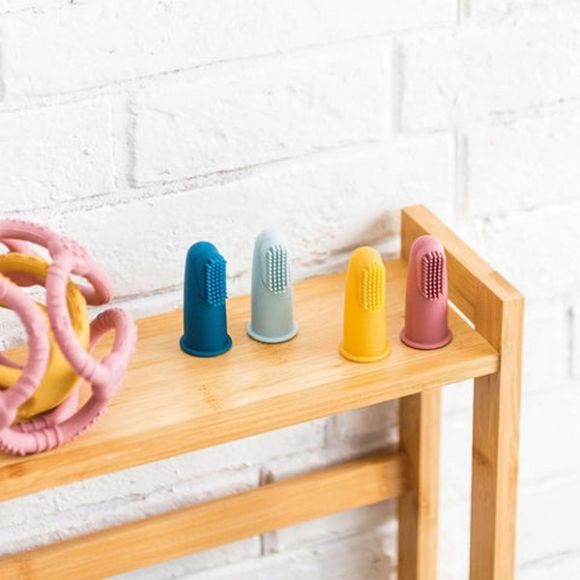 Set of 2 Nattou baby silicone toothbrushes yellow - pink στο Bebe Maison