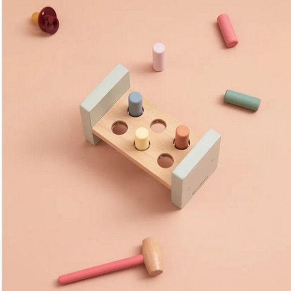 Ξύλινο παιχνίδι δεξιοτεχνίας με σφυρί Kids Concept edvin πολύχρωμο στο Bebe Maison