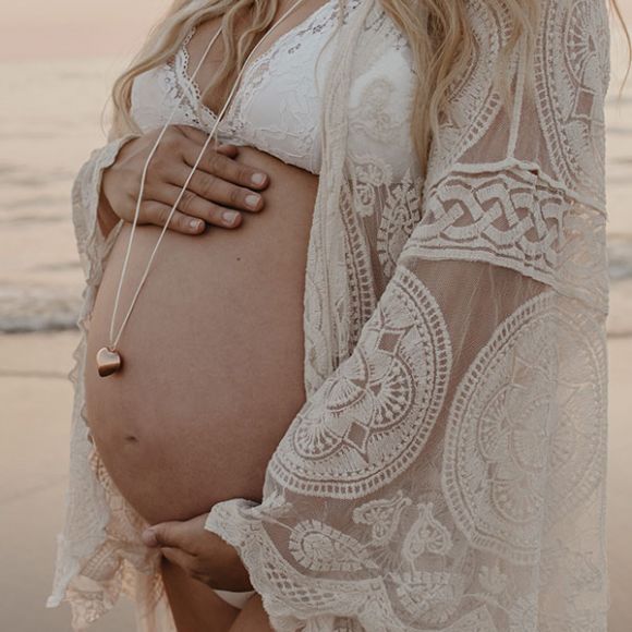 Μενταγιόν εγκυμοσύνης ProudMama Bola Sofie Gold Πατουσάκια στο Bebe Maison