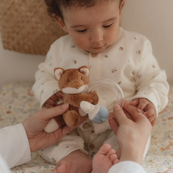 Υφασμάτινη κουδουνίστρα αλεπού Little Dutch με κρίκο Forest Friends GRS στο Bebe Maison