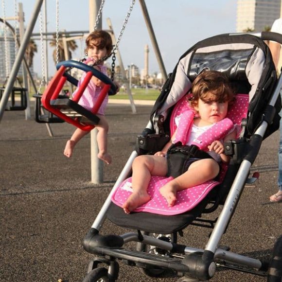 2-sided fabric stroller cover with Minene stars fuchsia stars στο Bebe Maison