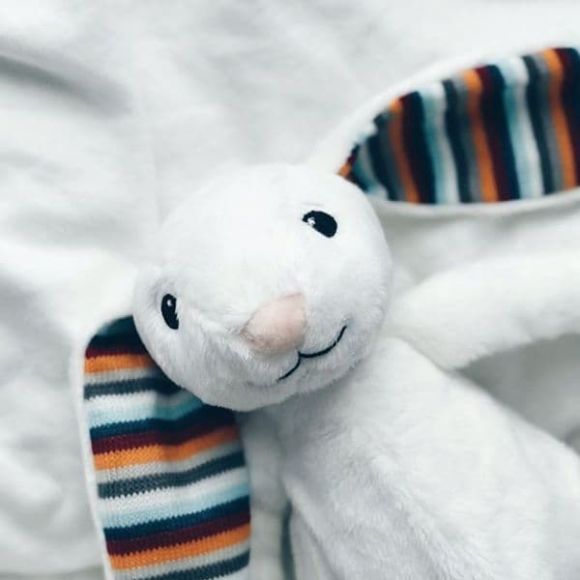 Zazu bibi bunny with heartbeat and white sounds στο Bebe Maison