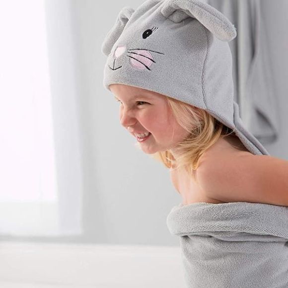 Grotowel towel with hooded "Betty the Bunny" στο Bebe Maison