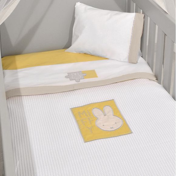 Miffy pique bed blanket design 64 beige muslin στο Bebe Maison