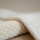 Κουβέρτα πλεκτή Little Dutch με επένδυση fleece Soft White 110x140 στο Bebe Maison